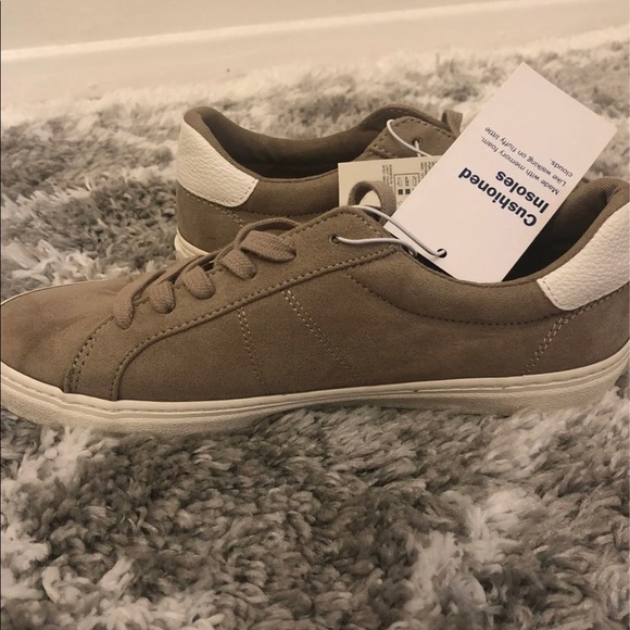 Old Navy 1994 Suede Court Sneakers - Picture 5 of 5